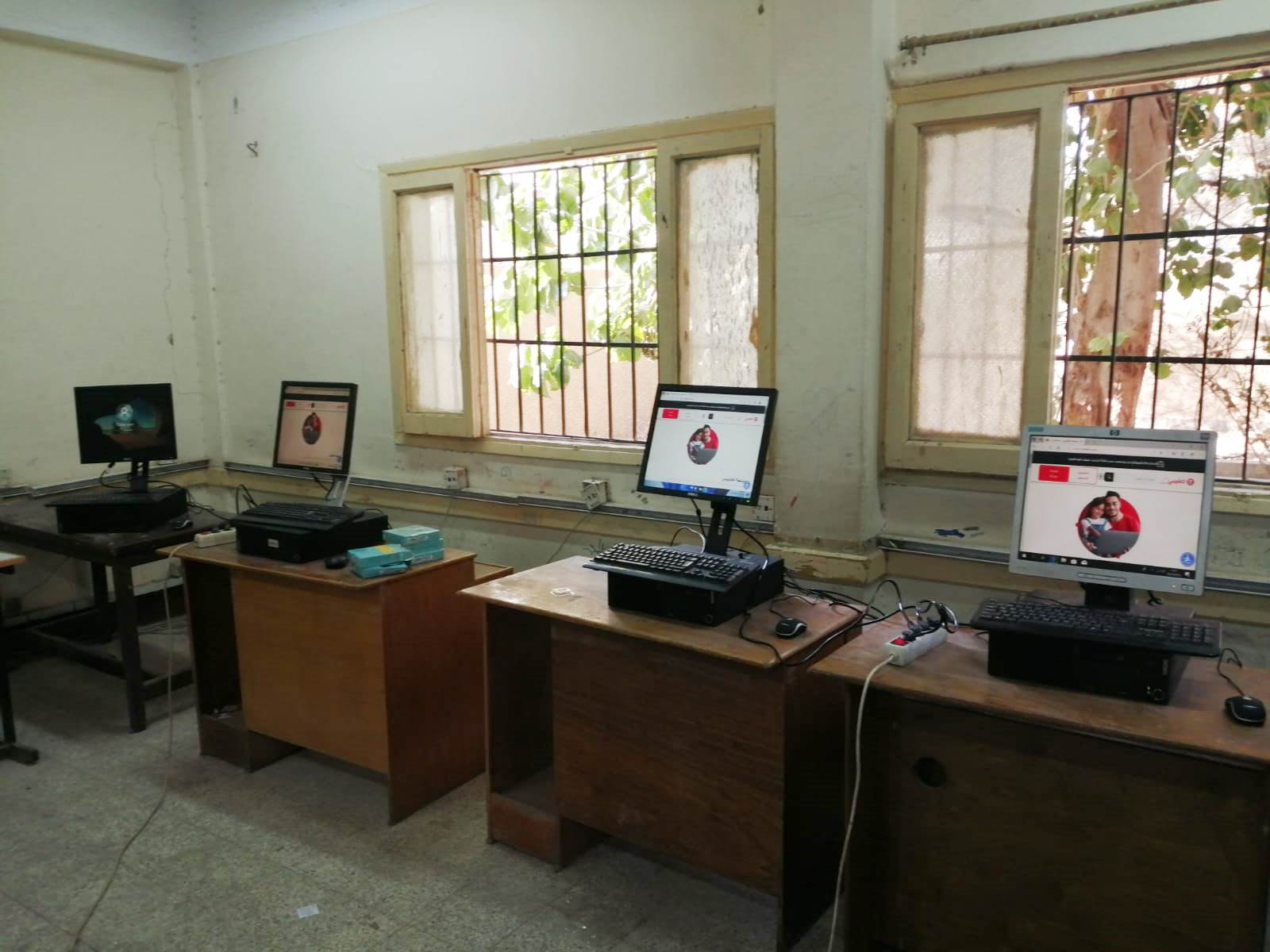 أجهزة التحول الرقمي لـ 25 مدرسة بسوهاج (8)