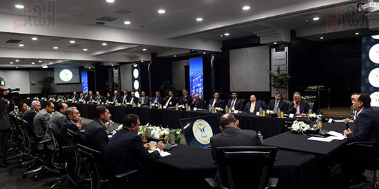 اجتماع رئيس مجلس الوزراء بمقر الهيئة العامة للاستثمار مع وفد كويتي ضم نحو 45 من رجال الأعمال والاقتصاد والتجارة والبنوك (15)