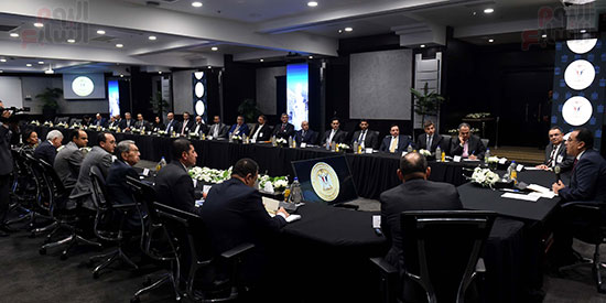 اجتماع رئيس مجلس الوزراء بمقر الهيئة العامة للاستثمار مع وفد كويتي ضم نحو 45 من رجال الأعمال والاقتصاد والتجارة والبنوك (2)