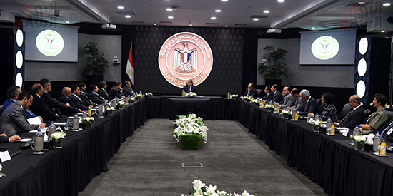 اجتماع رئيس مجلس الوزراء بمقر الهيئة العامة للاستثمار مع وفد كويتي ضم نحو 45 من رجال الأعمال والاقتصاد والتجارة والبنوك (8)