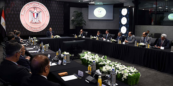 اجتماع رئيس مجلس الوزراء بمقر الهيئة العامة للاستثمار مع وفد كويتي ضم نحو 45 من رجال الأعمال والاقتصاد والتجارة والبنوك (4)