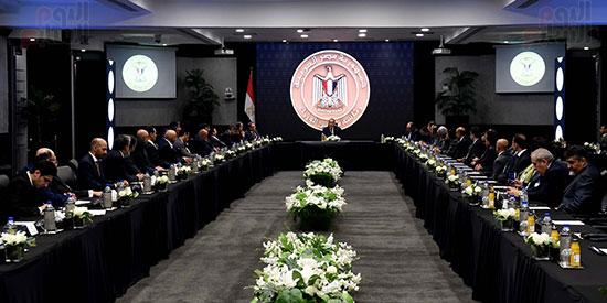 اجتماع رئيس مجلس الوزراء بمقر الهيئة العامة للاستثمار مع وفد كويتي ضم نحو 45 من رجال الأعمال والاقتصاد والتجارة والبنوك (13)