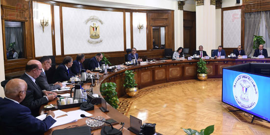 مدبولى يبحث مع رؤساء الغرف الصناعية إعداد استراتيجية واضحة للصناعة الم مدبولى يبحث مع رؤساء الغرف الصناعية إعداد استراتيجية واضحة للصناعة الم