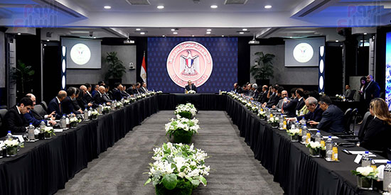 اجتماع رئيس مجلس الوزراء بمقر الهيئة العامة للاستثمار مع وفد كويتي ضم نحو 45 من رجال الأعمال والاقتصاد والتجارة والبنوك (9)