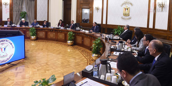 رئيس الوزراء يلتقى رؤساء اللجان النوعية بمجلس النواب (5)