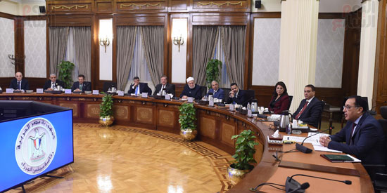 رئيس الوزراء يلتقى رؤساء اللجان النوعية بمجلس النواب (6)