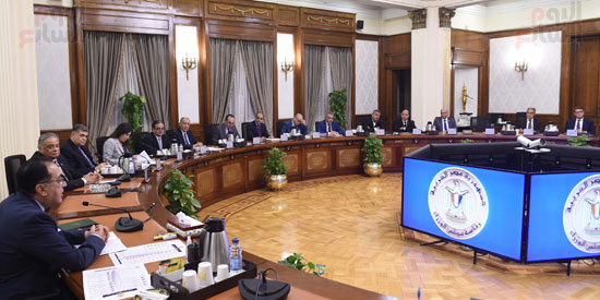 رئيس الوزراء يلتقى رؤساء اللجان النوعية بمجلس النواب (3)