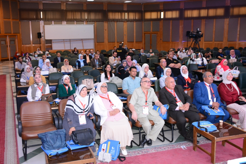  المؤتمر السنوى لقسم الباطنة والأول لقسم أمراض الدم بجامعة أسيوط (2)