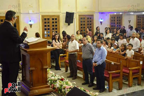 مجمع القاهرة الإنجيلي يحتفل بتكريم الكنائس والأطفال المتفوقين بقطاع مدارس الأحد (24)