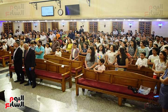 مجمع القاهرة الإنجيلي يحتفل بتكريم الكنائس والأطفال المتفوقين بقطاع مدارس الأحد (17)