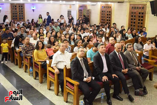 مجمع القاهرة الإنجيلي يحتفل بتكريم الكنائس والأطفال المتفوقين بقطاع مدارس الأحد (22)