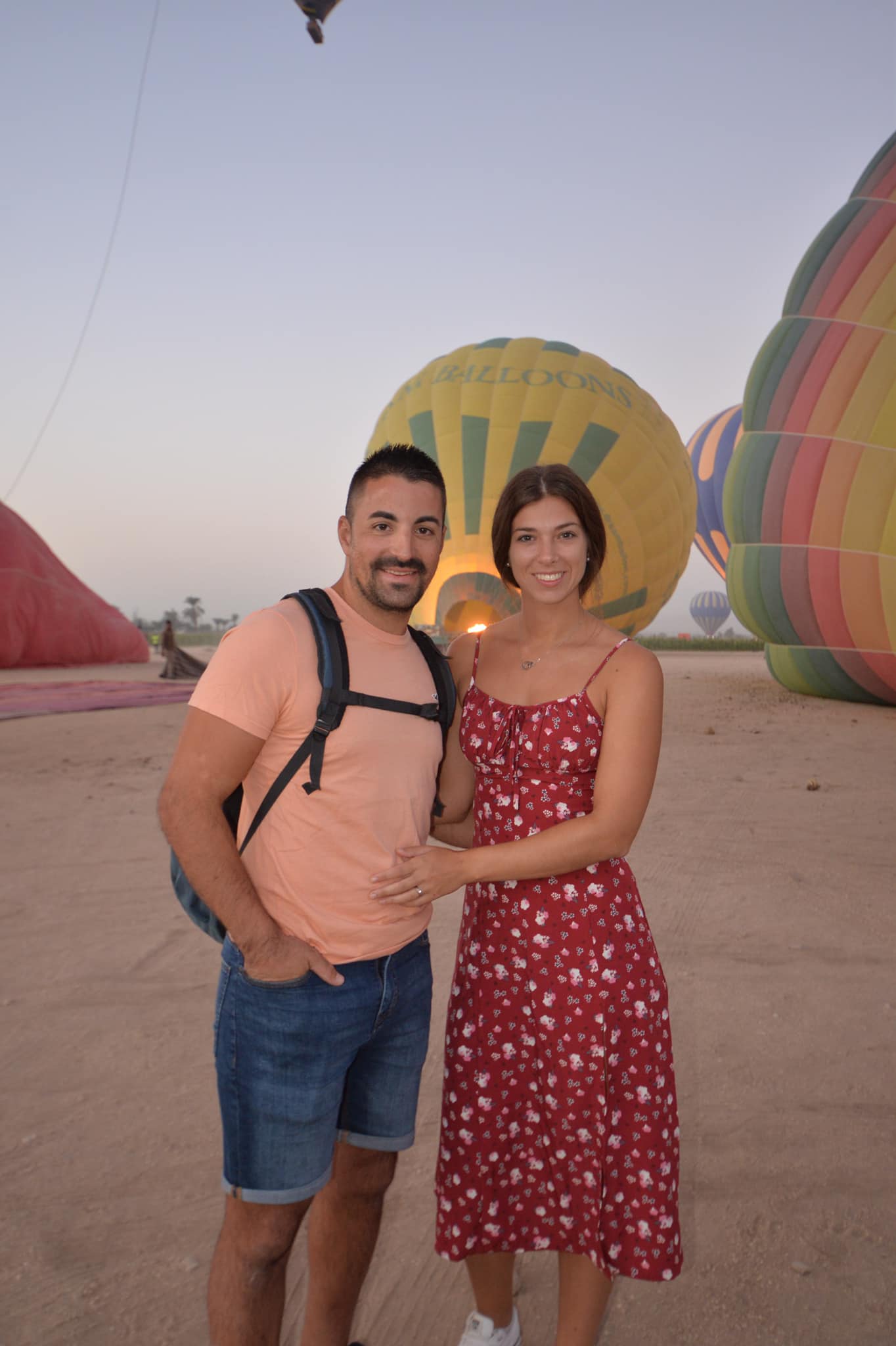 استمتاع السياح برحلات البالون بالأقصر