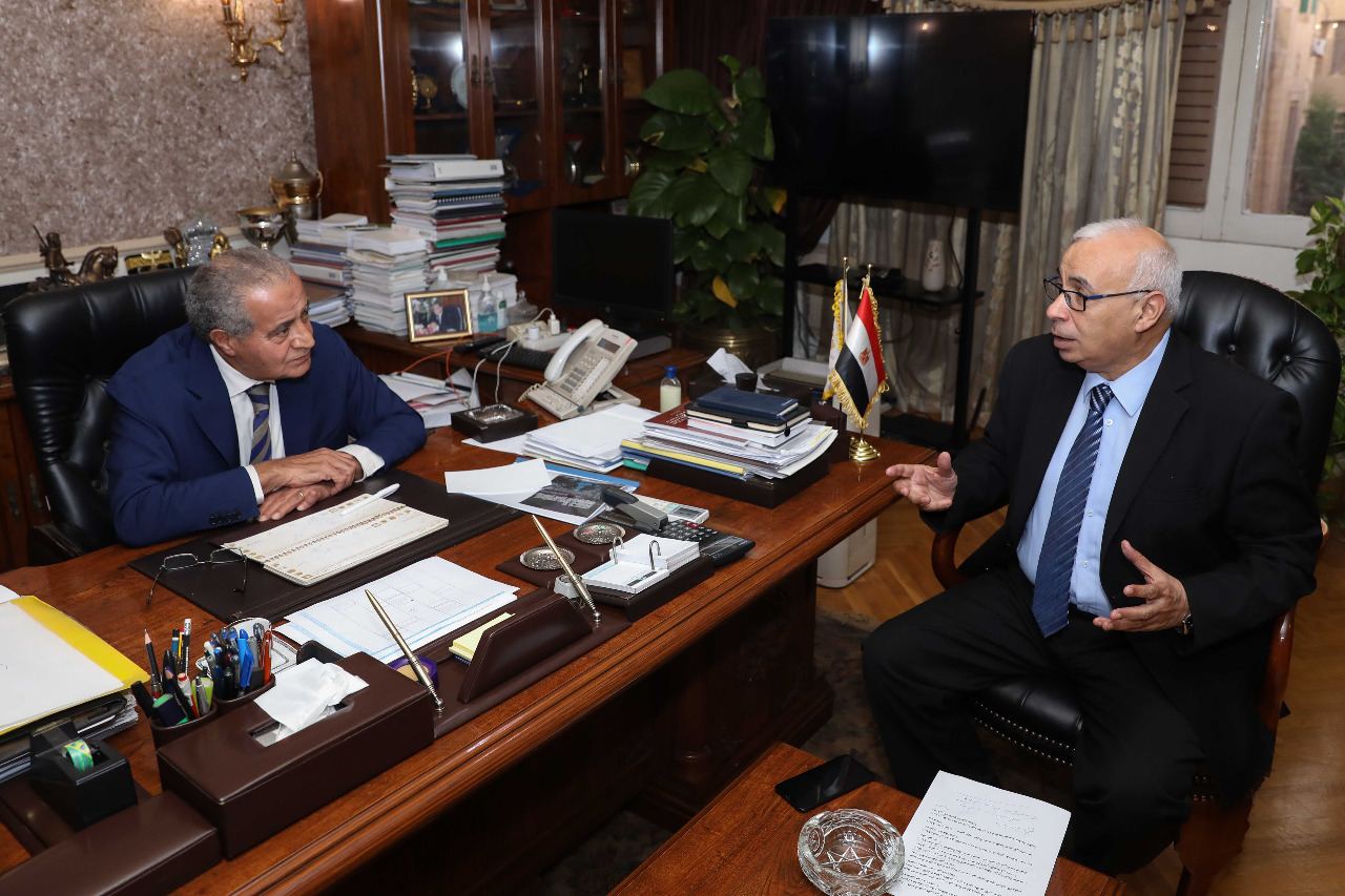 وزير التموين في حوار مع علي حسن رئيس تحرير وكالة أنباء الشرق الأوسط (2)