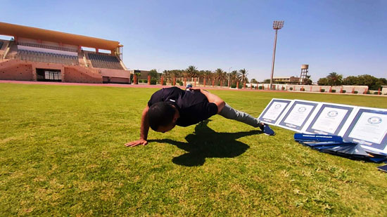 Muhammed-İbrahim-başarıyor-22-Guinness-in-egzersizlerinde-bir-rekor-fitness-fiziksel-(8)