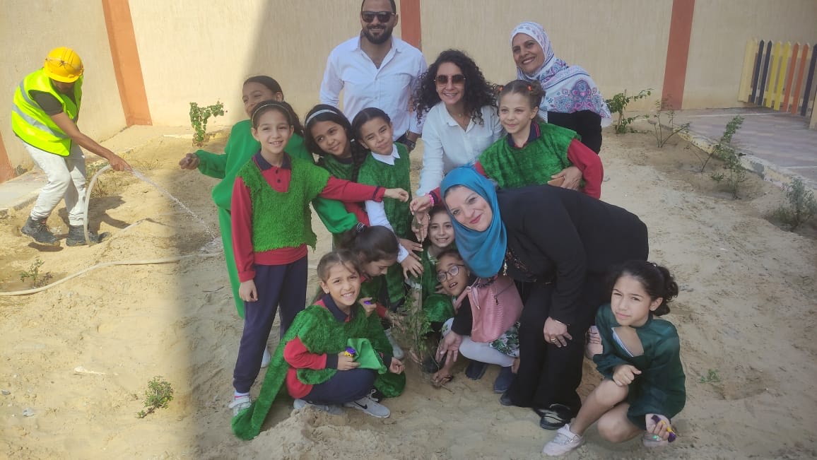 تواصل فعاليات إسبوع التغيرات المناخية بشمال سيناء بزراعة الأشجار فى المدارس والقرى (3)