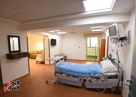 رئيس الوزراء يطمئن على التجهيزات والاستعدادات النهائية بمستشفى شرم الشيخ (19)