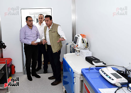 رئيس الوزراء يتفقد المستشفى المُجهز بنطاق مركز المؤتمرات بشرم الشيخ  (7)