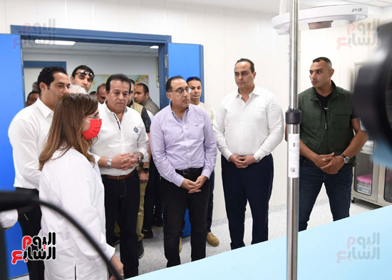 رئيس الوزراء يطمئن على التجهيزات والاستعدادات النهائية بمستشفى شرم الشيخ (15)