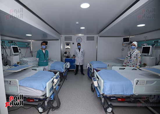 رئيس الوزراء يتفقد المستشفى المُجهز بنطاق مركز المؤتمرات بشرم الشيخ  (1)