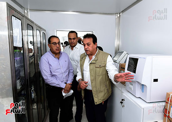رئيس الوزراء يتفقد المستشفى المُجهز بنطاق مركز المؤتمرات بشرم الشيخ  (10)