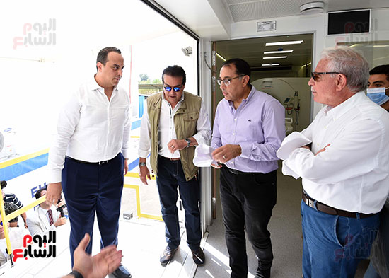 رئيس الوزراء يتفقد المستشفى المُجهز بنطاق مركز المؤتمرات بشرم الشيخ  (5)