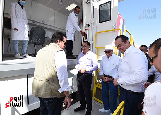 رئيس الوزراء يتفقد المستشفى المُجهز بنطاق مركز المؤتمرات بشرم الشيخ  (4)