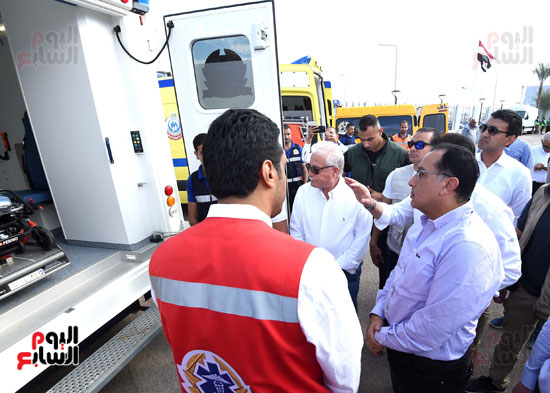 رئيس الوزراء يطمئن على التجهيزات والاستعدادات النهائية بمستشفى شرم الشيخ (9)