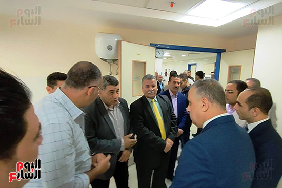محافظ-سوهاج-يتفقد-مستشفى-طهطا-العام-قبل-إنطلاق-التشغيل-الفعلى-لخدمة-المواطنين-(3)