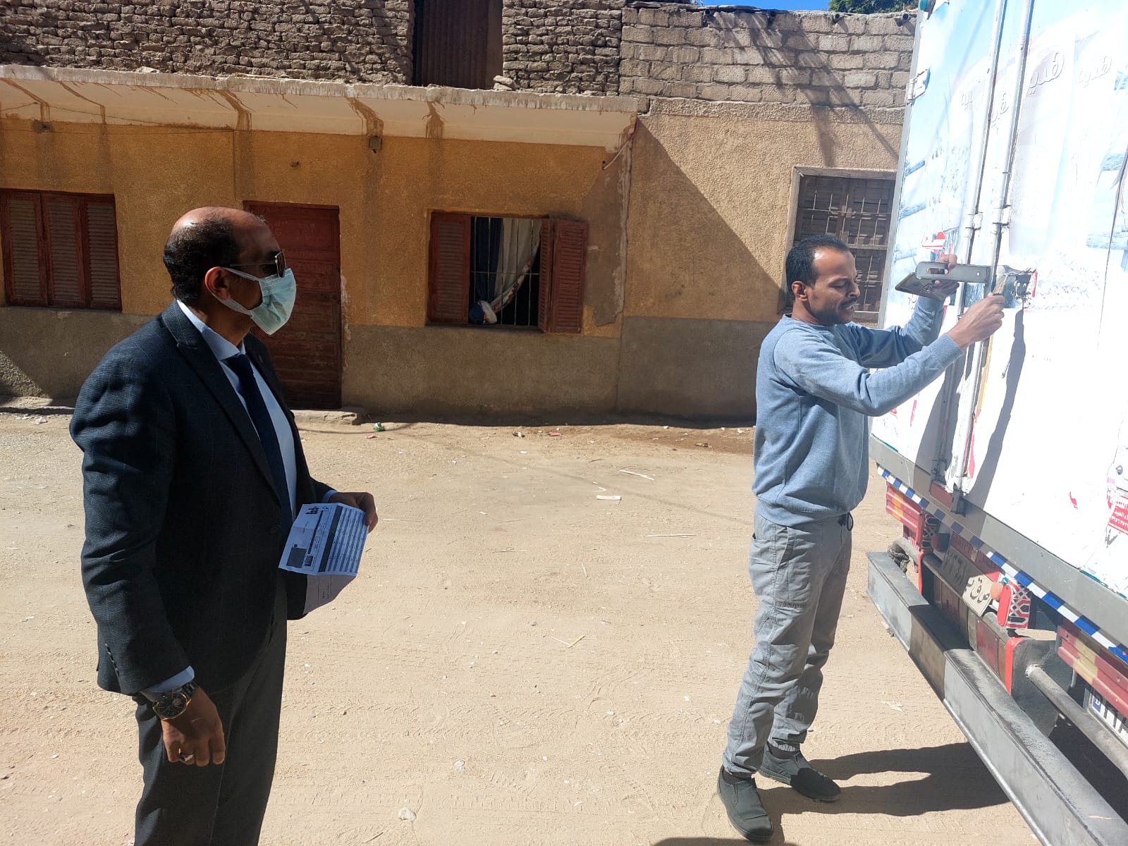 تموين الأقصر تضبط زيت طعام بدون فواتير