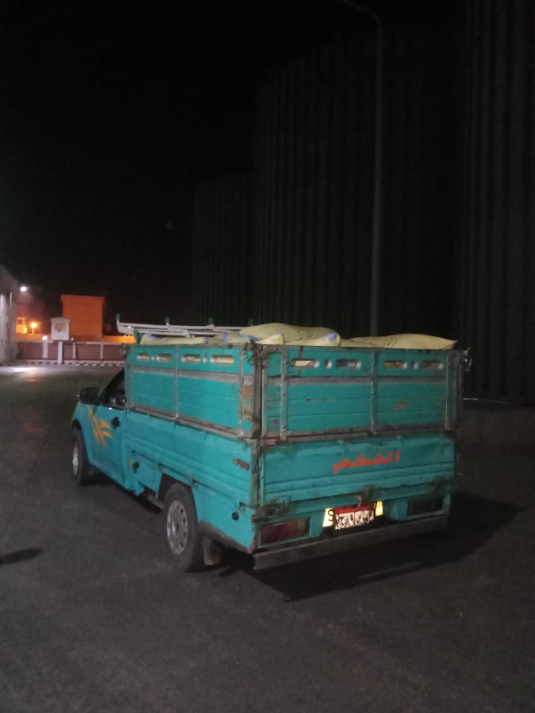 ضلط 5 طن أرز شعير فى حملة تموينية (3)