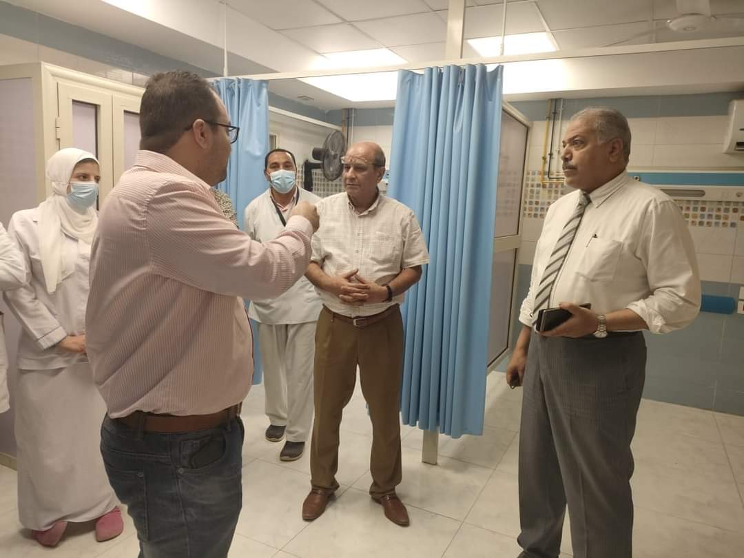 مدير صحة القليوبية يتفقد مستشفى حميات طوخ لمتابعة الخدمات المقدمة (1)