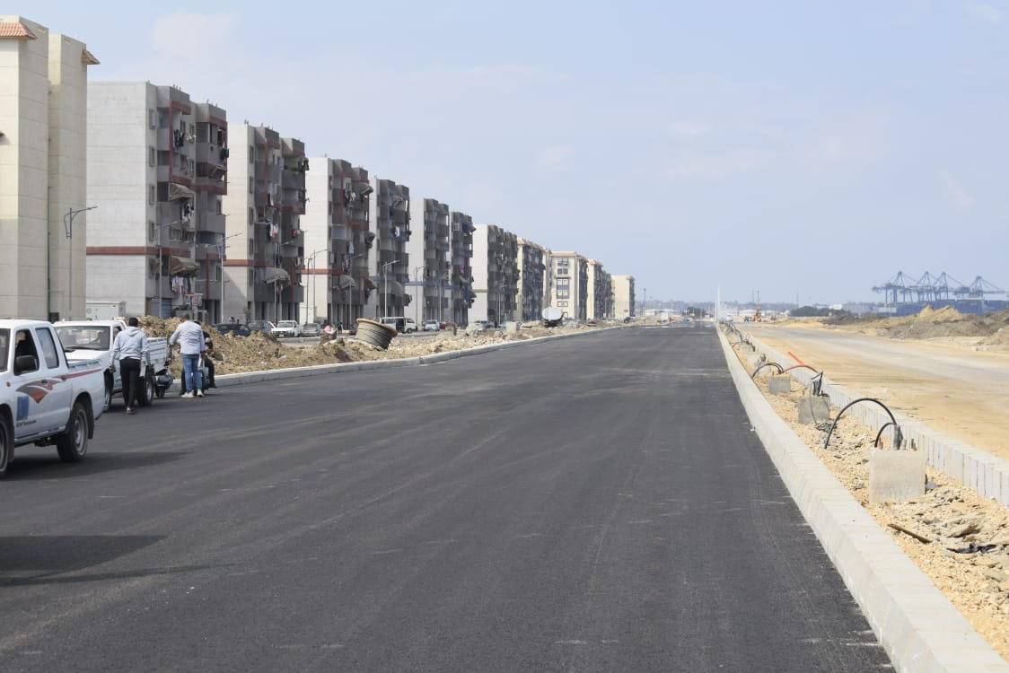 جانب من طريق اللواء أحمد عبدالله أحد المحاور الرئيسية للإسكان الاجتماعى ببورفؤاد جانب من طريق اللواء أحمد عبدالله أحد المحاور الرئيسية للإسكان الاجتماعى ببورفؤاد