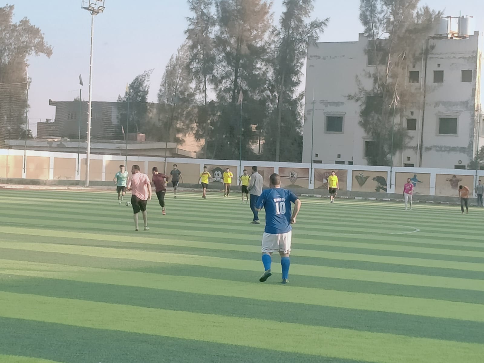 ممارسة كرة القدم بمركز شباب بكفر الشيخ