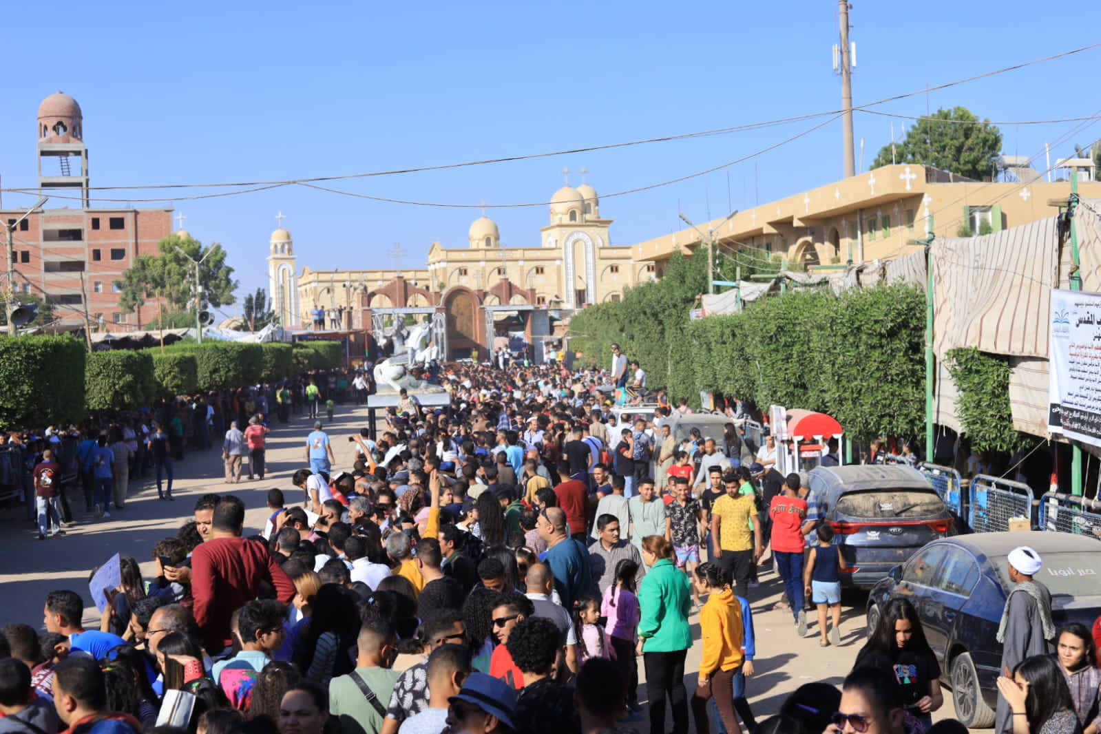 احتفالات وزفة مبهجة بحضور الآلاف من شعب الكنيسة  (10)
