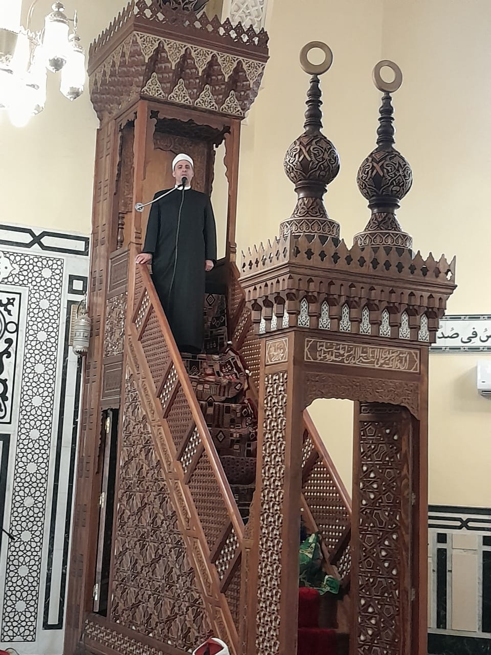 صلاة الجمعة بمسجد السيدة رقية