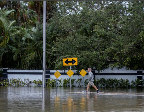 إعصار نيكول فى فلوريدا (6)