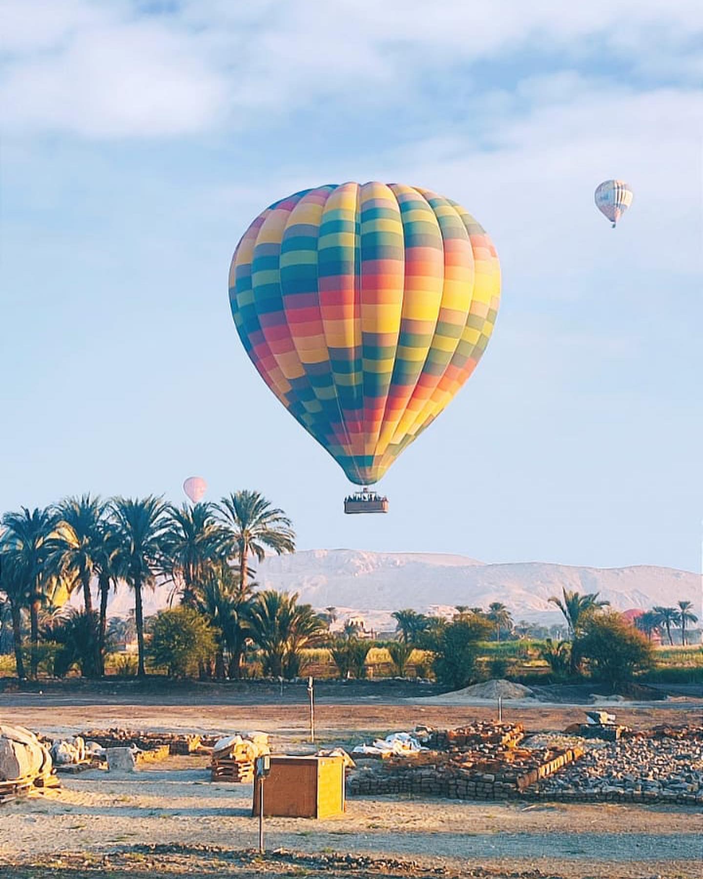 سحر رحلات البالون بالأقصر