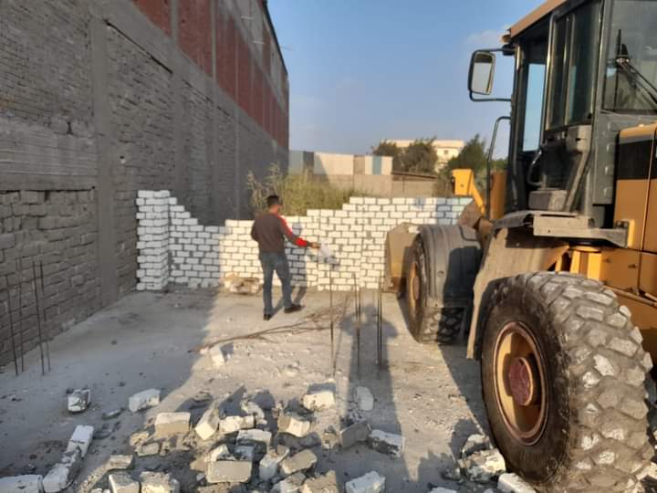 إزالة البناء المخالف بنطاق المنتزة اول