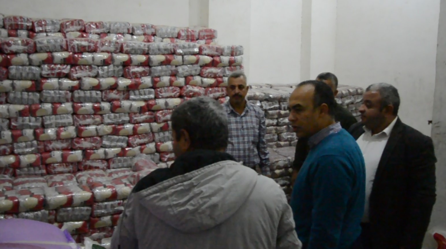 ضبط 10 أطنان أرز بمركز أبو قرقاص في المنيا وطرح الكميات المضبوطة بالمنافذ (1)