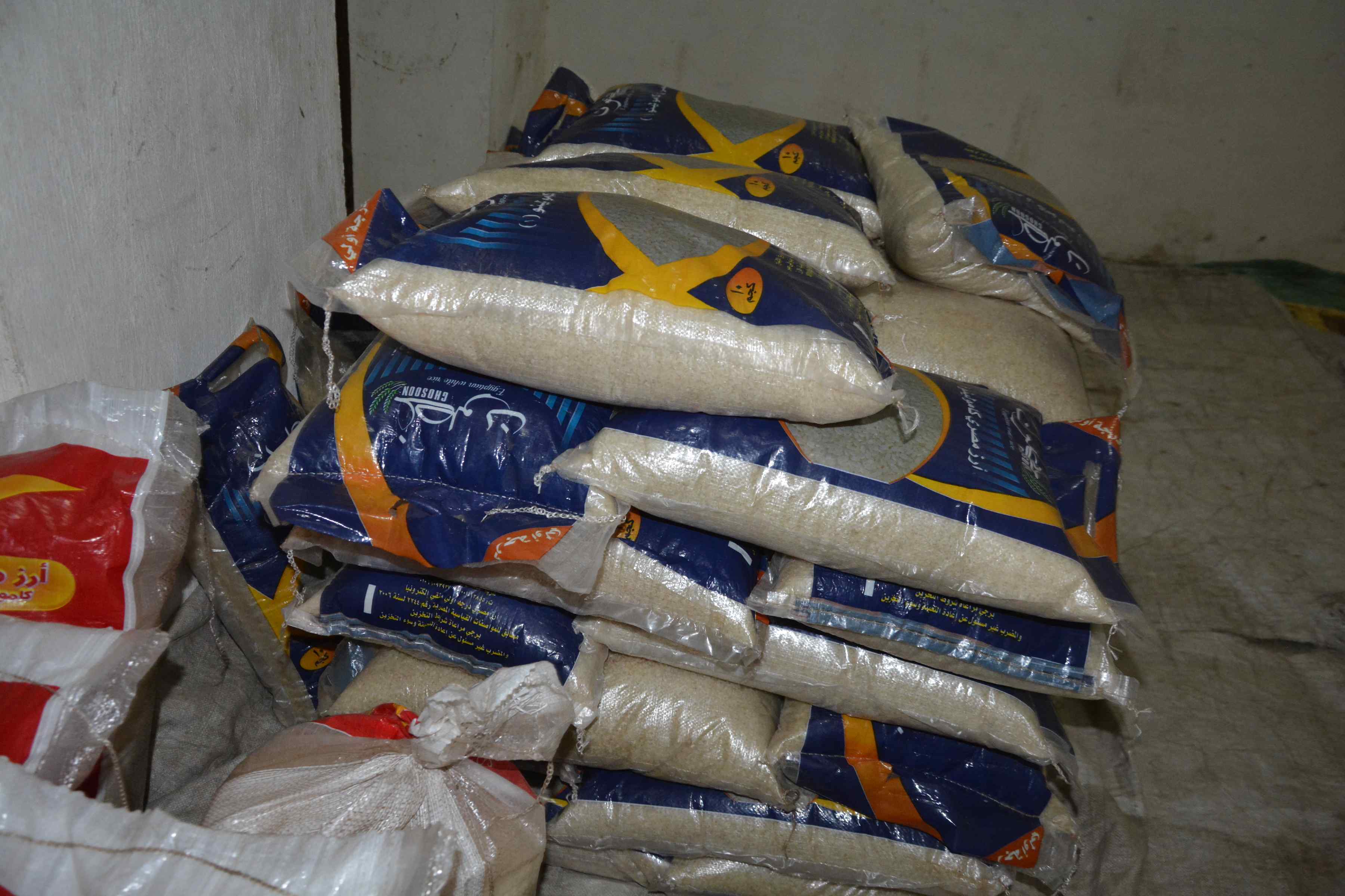 ضبط 10 أطنان أرز بمركز أبو قرقاص في المنيا وطرح الكميات المضبوطة بالمنافذ (8)