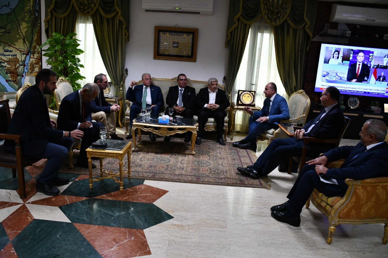 وزير الخارجية اليوناني لشئون الهجرة يهنئ محافظ جنوب سيناء بنجاح مؤتمر المناخ