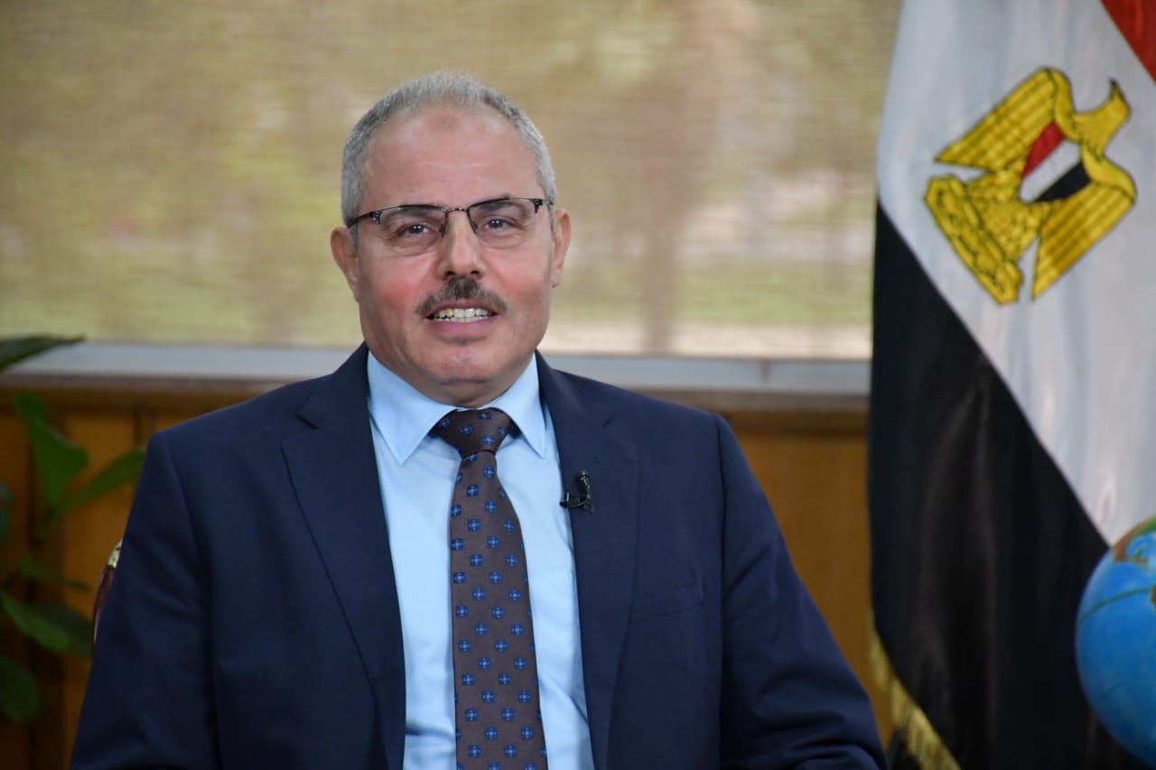الدكتور ناصر مندور، رئيس جامعة قناة السويس