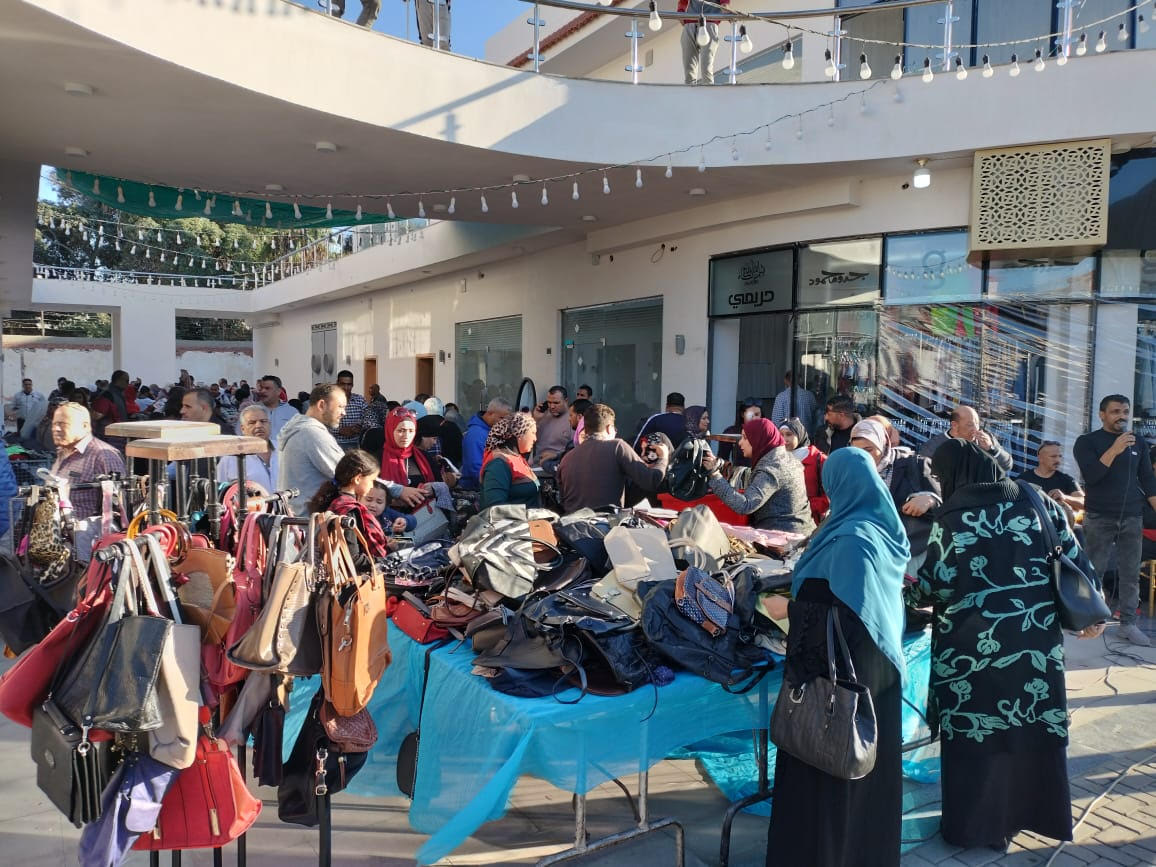 مول الملابس المستعملة وزوار بورسعيد