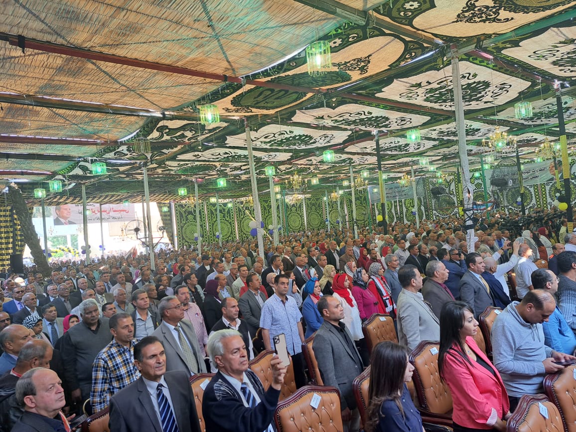 جانب من فعاليات مؤتمر النقابات المهنية جانب من فعاليات مؤتمر النقابات المهنية