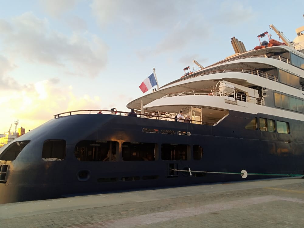 محافظة الإسكندرية تستقبل السفينة السياحية الفرنسية Le Bougainville