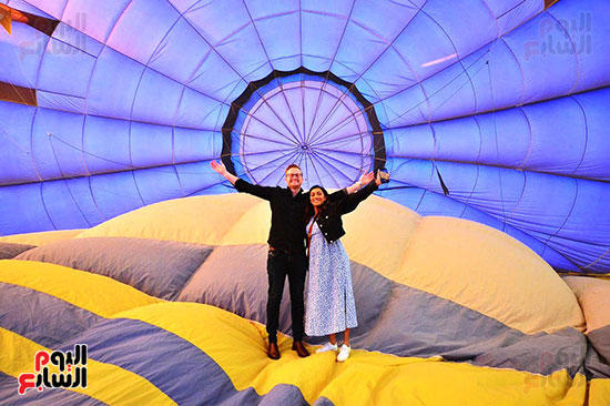 فرحة-العروسان-بالزواج-فى-قلب-البالون فرحة-العروسان-بالزواج-فى-قلب-البالون