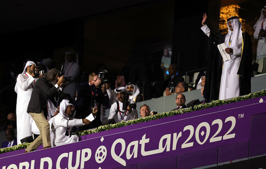 أمير قطر يعلن افتتاح كأس العالم