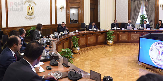 رئيس الوزراء يتابع جهود صندوق مصر السيادى (2)