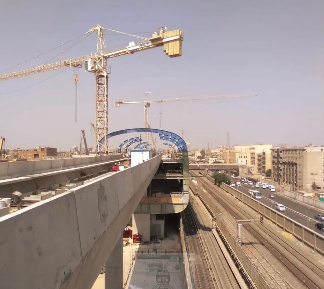 أعمال إنشاء محطة جامعة القاهرة