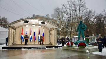 بوتين ونظيره الكوبى يفتتحان النصب التذكارى